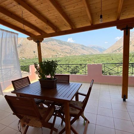 Gkiko'S Guest House Qeparo Dış mekan fotoğraf