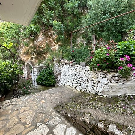 Gkiko'S Guest House Qeparo Dış mekan fotoğraf